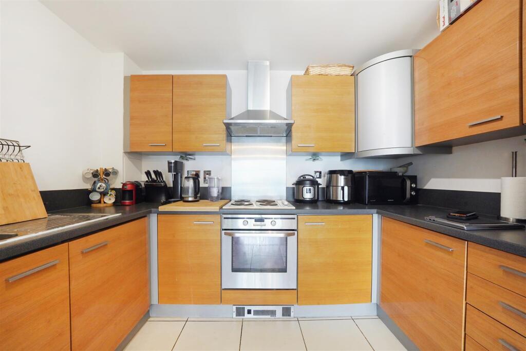 Flat 54, 72, High Street Stratford - Q7w9lq2CaC5HW