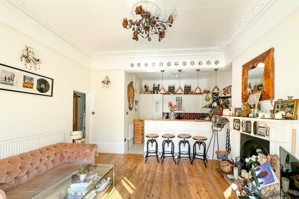 Living room/Kitchen