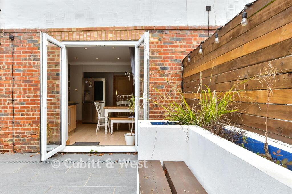 External Lifestyle Photograph