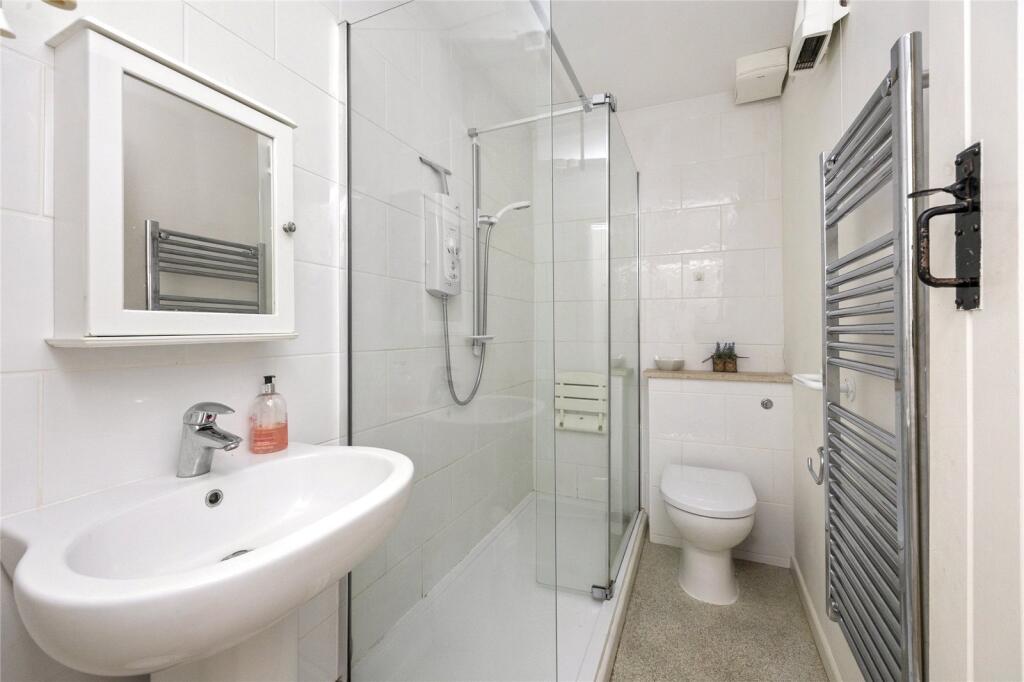 Annexe Shower Room