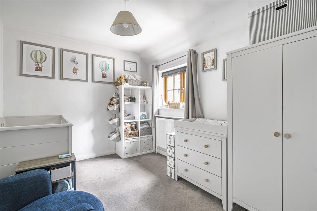 6 Reindeer Court, Potterpury (5).JPG