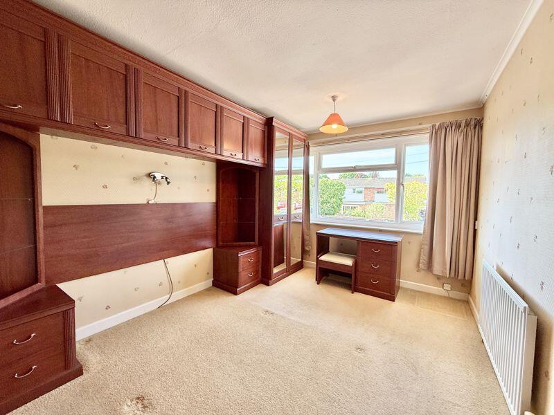 MAIN BEDROOM