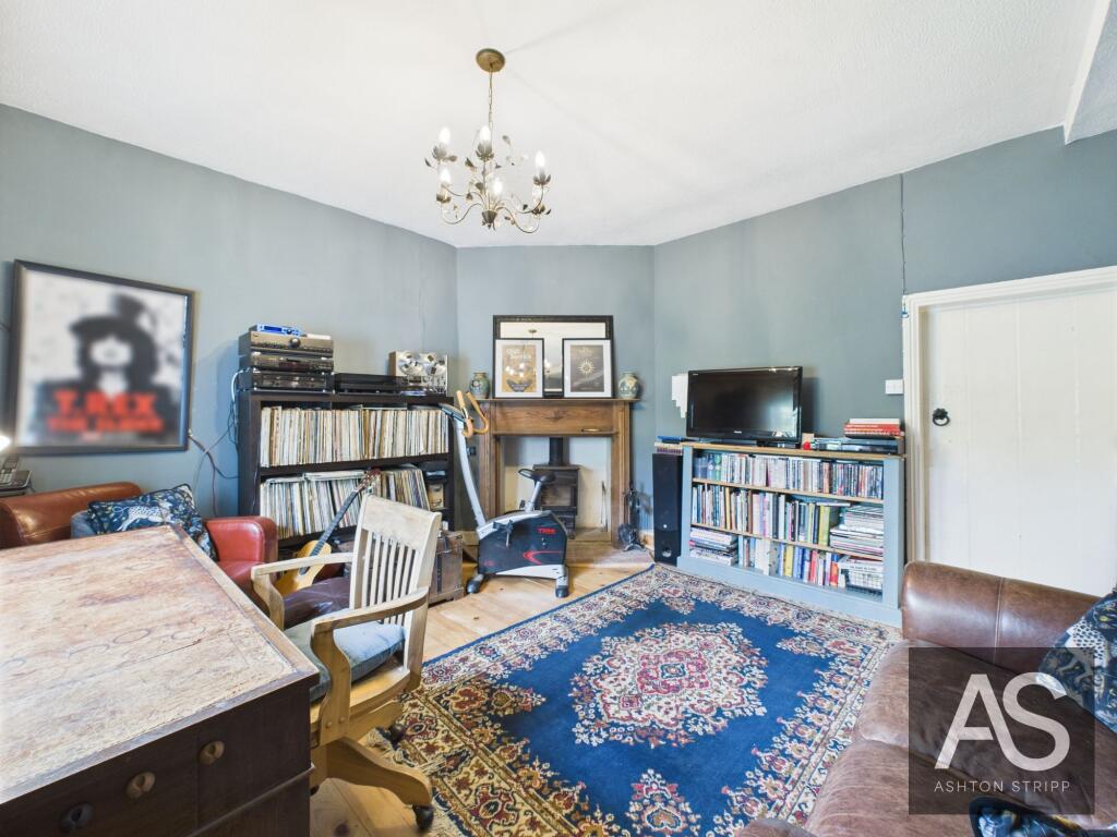 Living Room/Bedroom