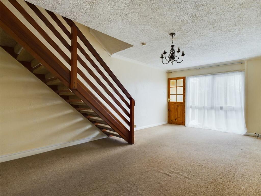 Lounge angle