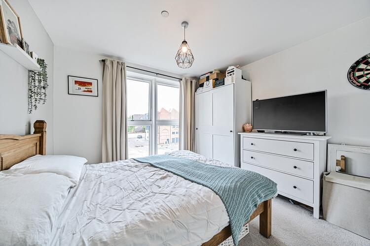 1294227 14 6825f80a7b396 ARW