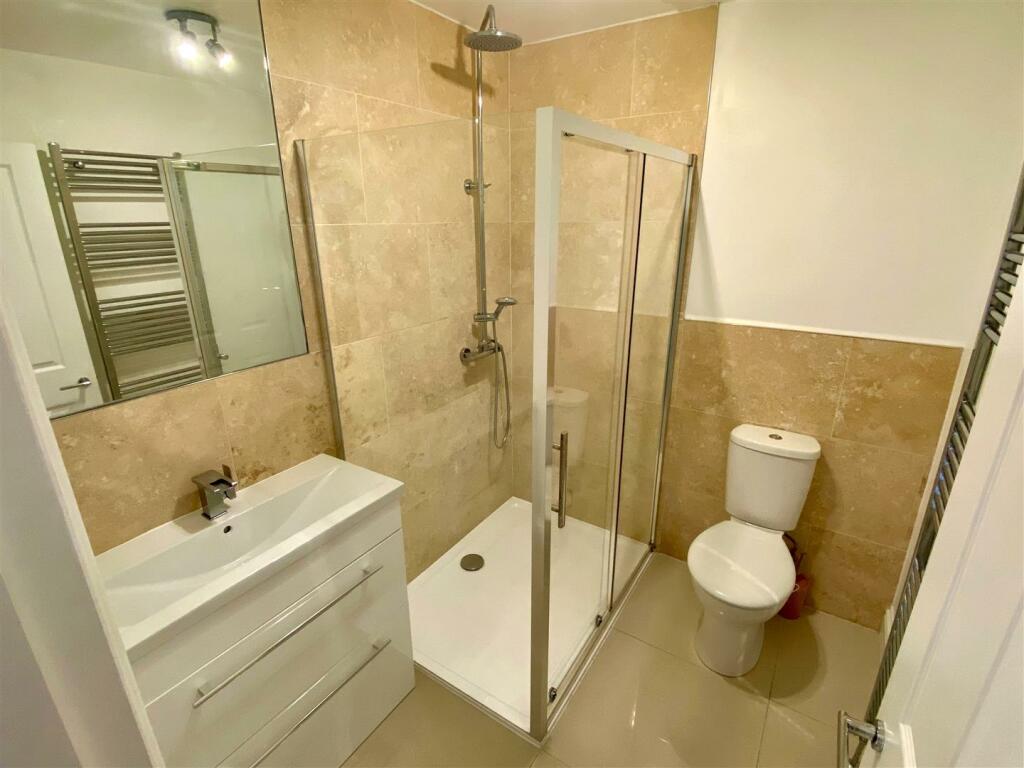 Flat 8, 10-12 Tolcarne Road Shower Room