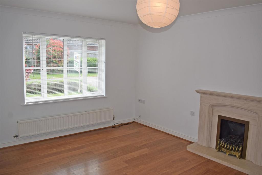 Living room 2.jpg