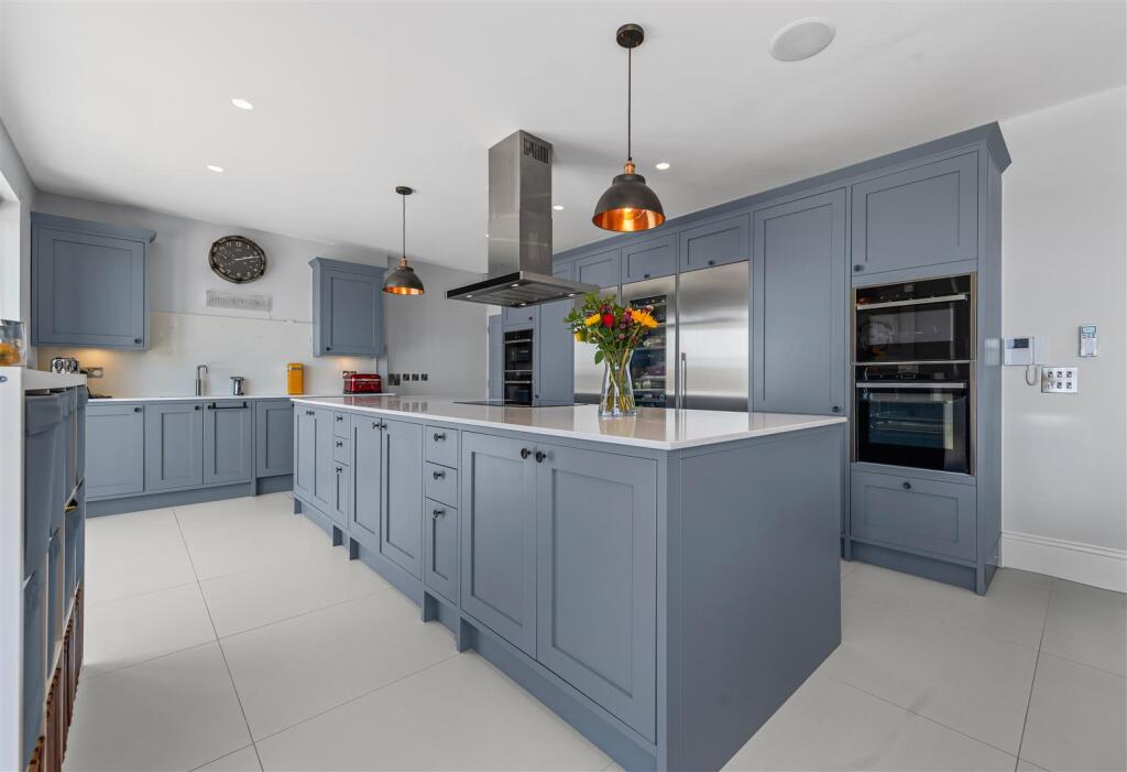 Kitchen1.jpg