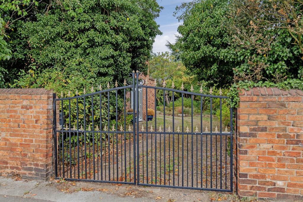 Front External-4.jpg