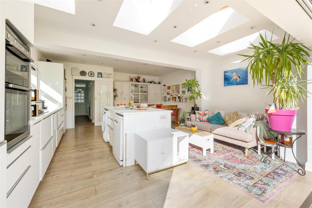 Kitchen-7.jpg