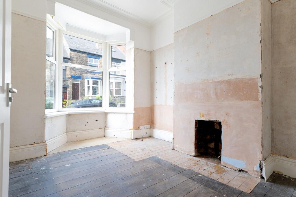 SITTING ROOM DINING ROOM AND KITCHEN