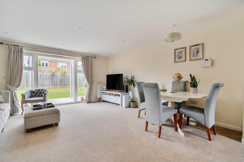 1304225-19-684024...