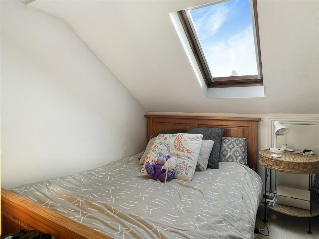 bedroom area.jpg