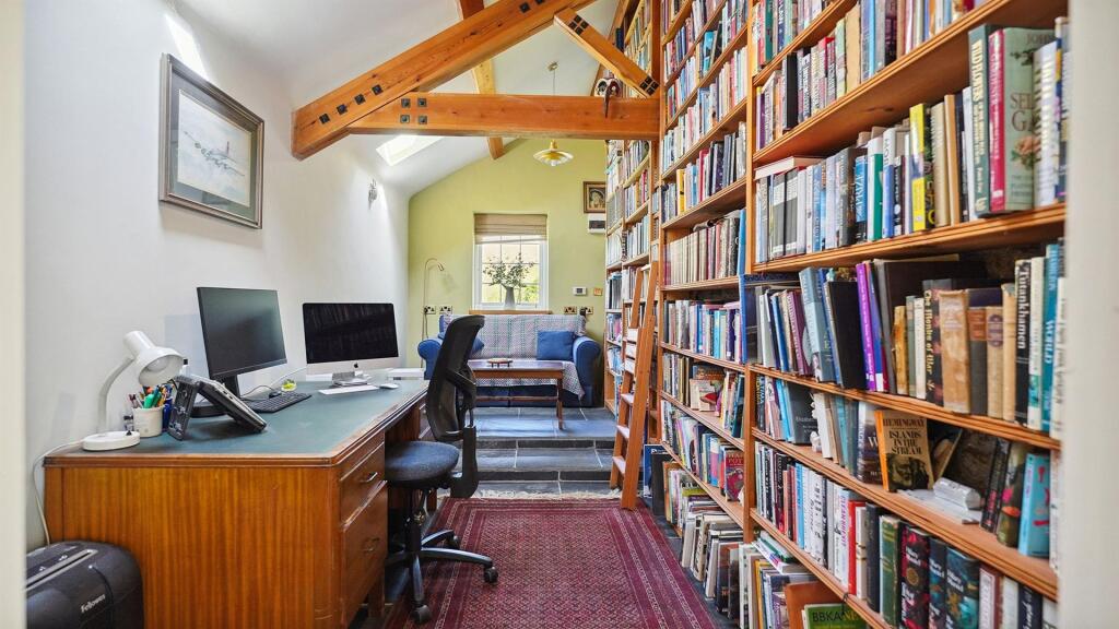 Bedroom 4 or Office.jpg