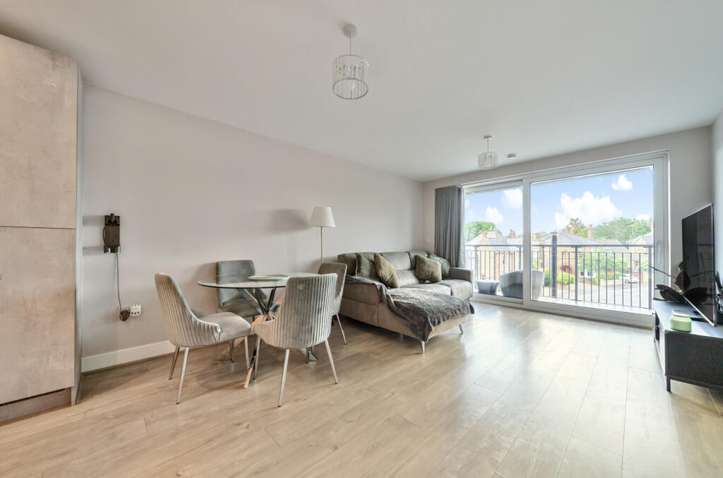 1294186-13-683d7c...