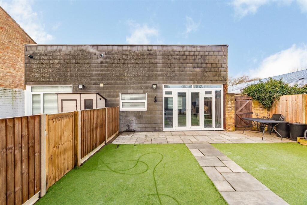 116 Knights Croft-HR4.jpg