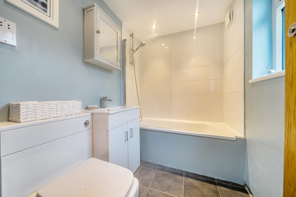 1396218-9-695d2a6...