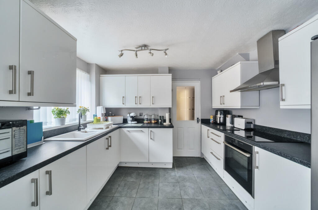 1324176-27-687541...