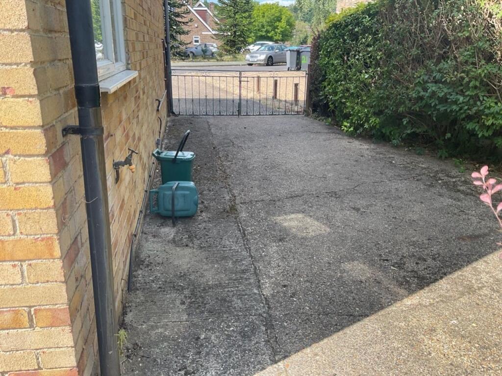 Drive Way
