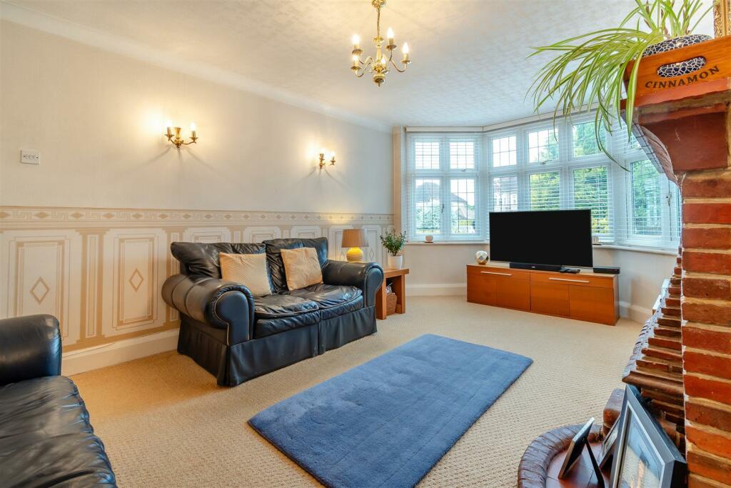 8617028-interior18.jpg