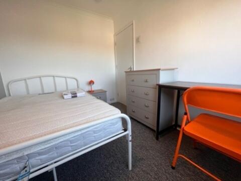 40 Stephens Road - Bedroom 3 (2)