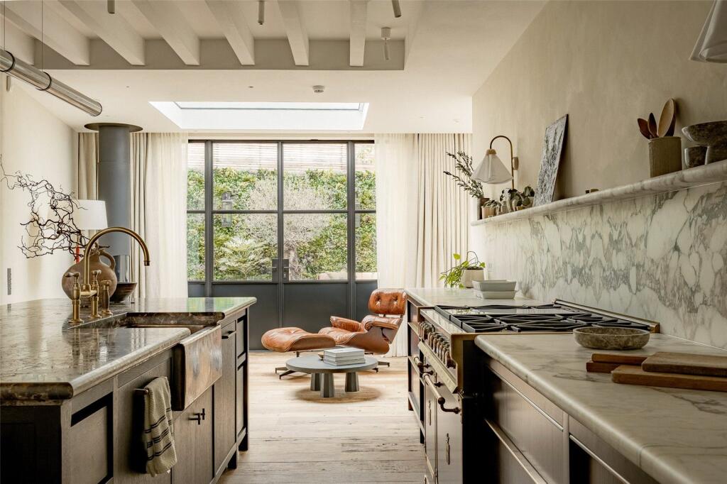 Pembridge Mews, Notting Hill, London, W11