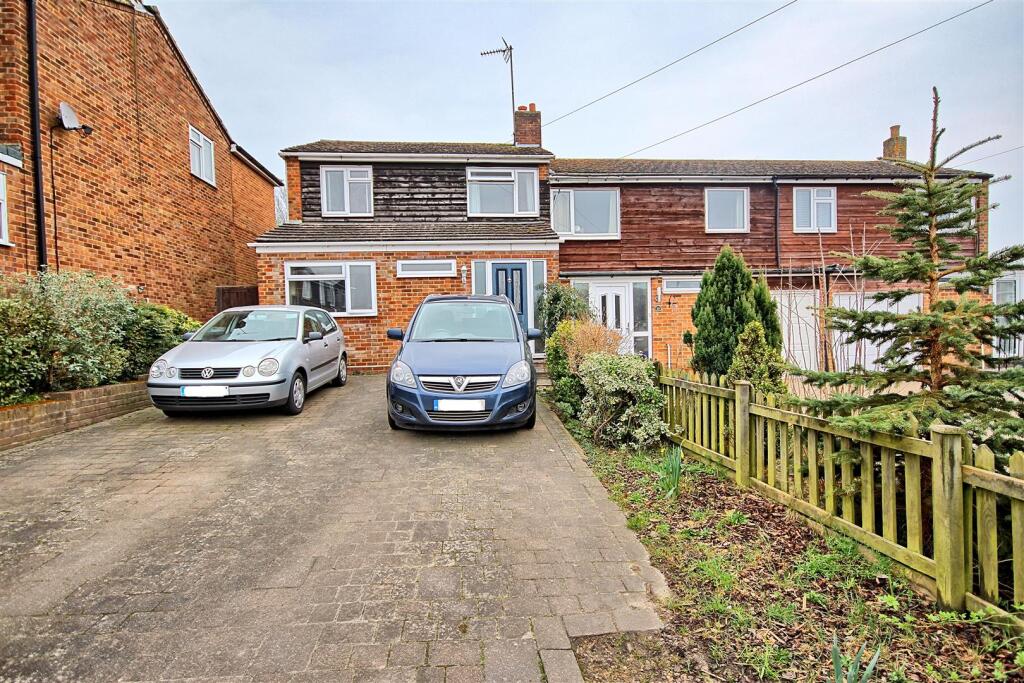 DRIVEWAY FOR FOUR CARS