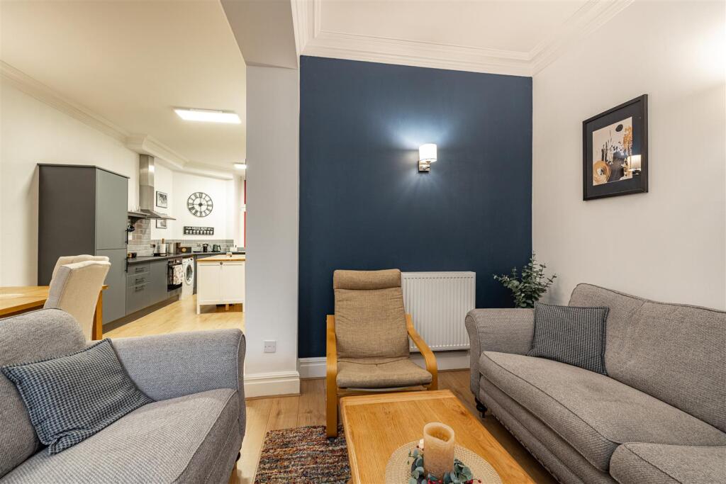 92 Dingleton Apartments Melrose 07.JPG