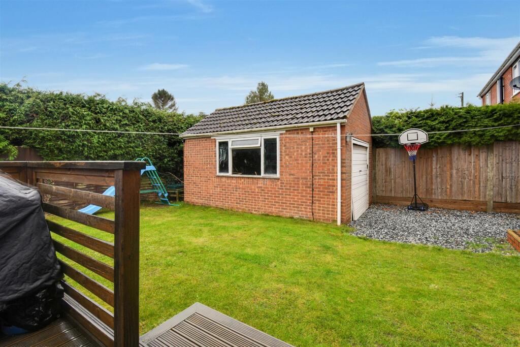 GARDEN/GARAGE