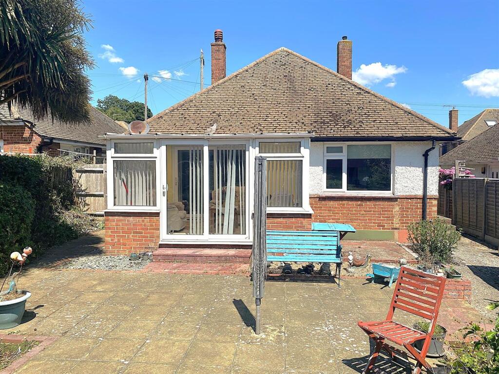 10 Claxton Rd - Rear.jpg