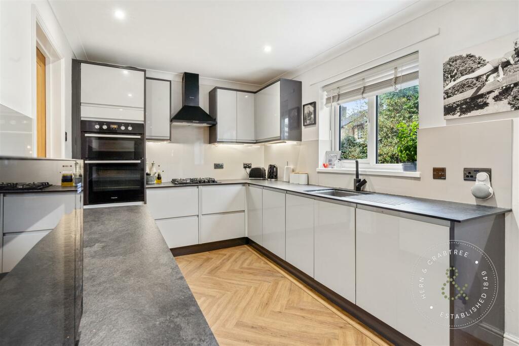 Acorn Grove, Pontprennau, Hern Crabtree (21).jpg