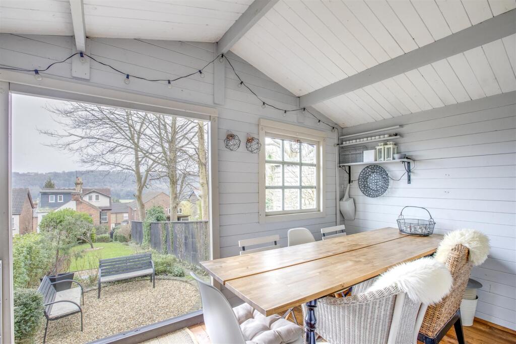 85 Totteridge Road, HP13 6EY-13.jpg