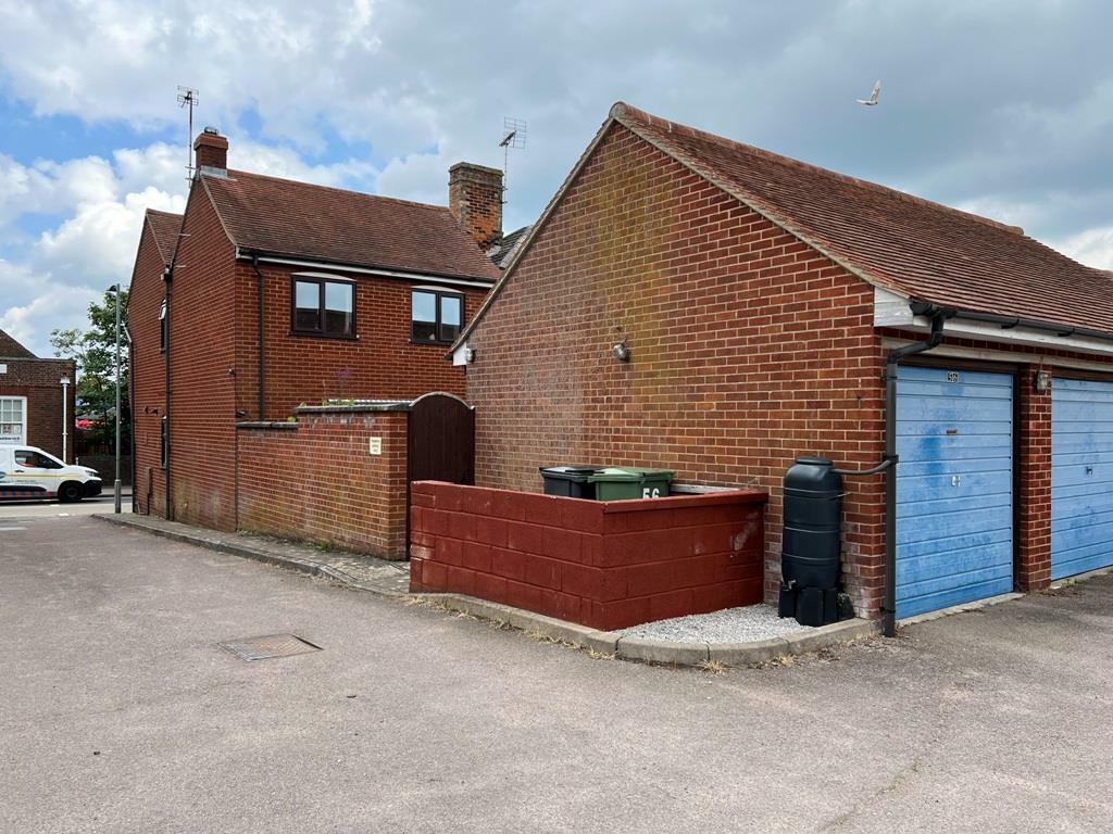 SINGLE GARAGE