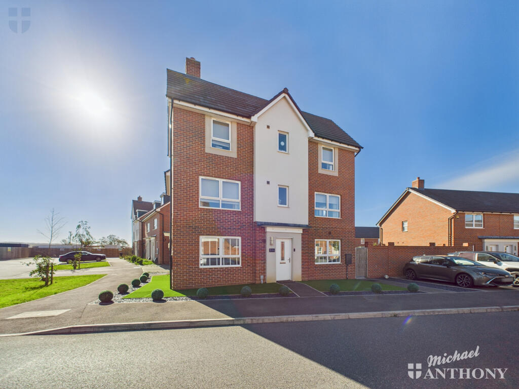 CAM03218G0-PR0783-STILL018