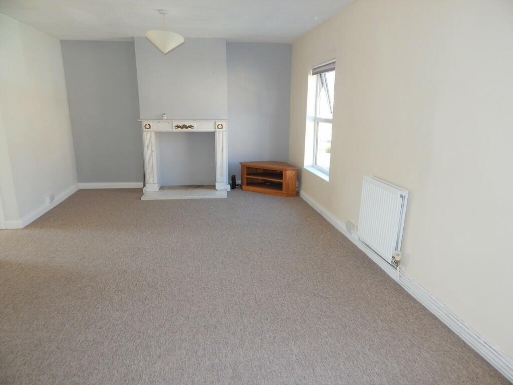 Lounge dining roo...