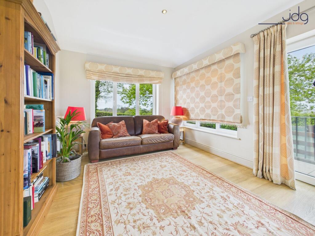 The 2nd sitting room