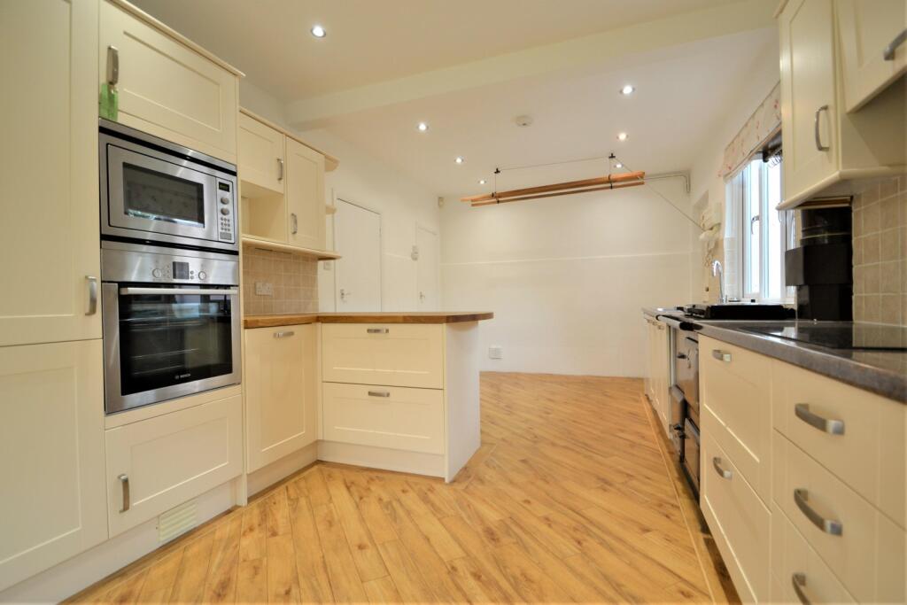 Kitchen/Breakfast Ro