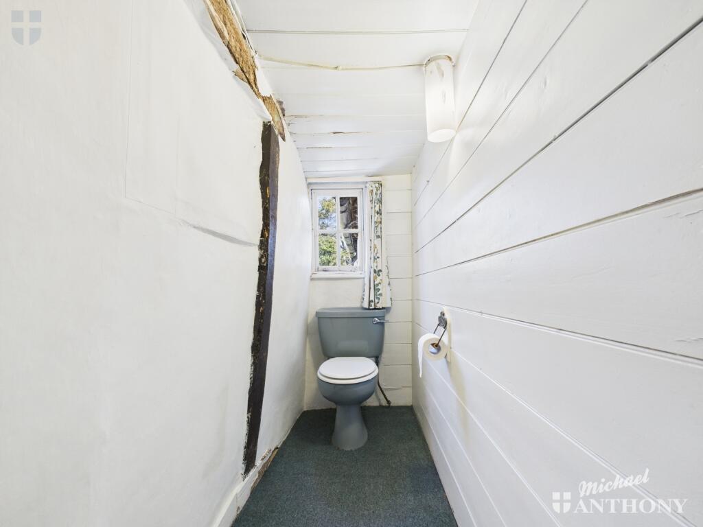 CAM03218G0-PR0598-STILL018