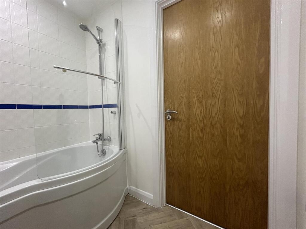 Bathroom (2).jpeg