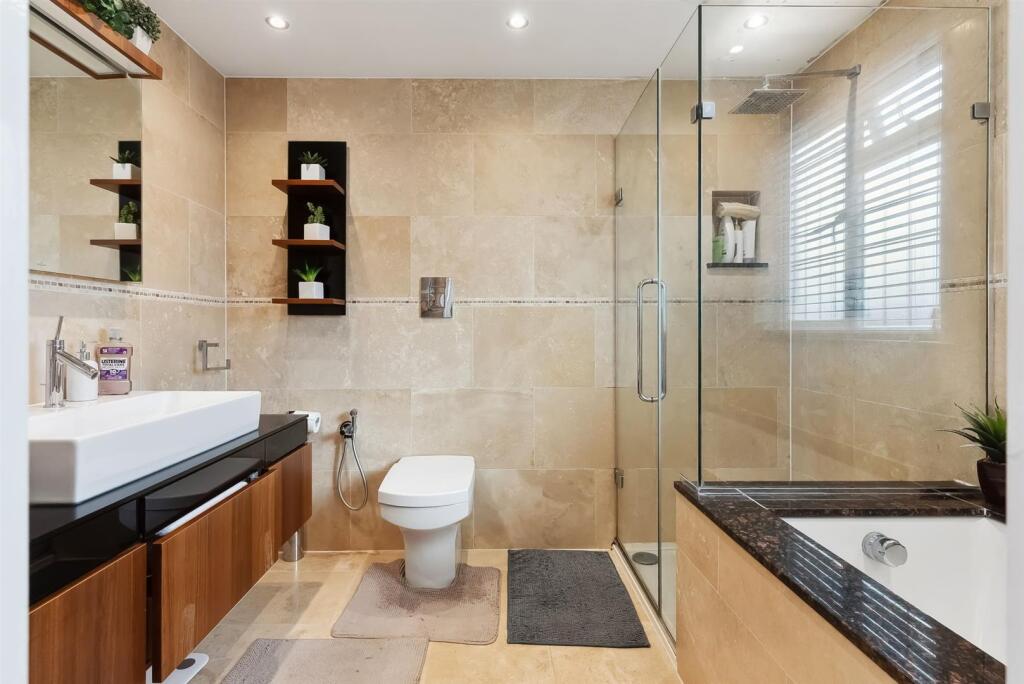 En Suite.jpg