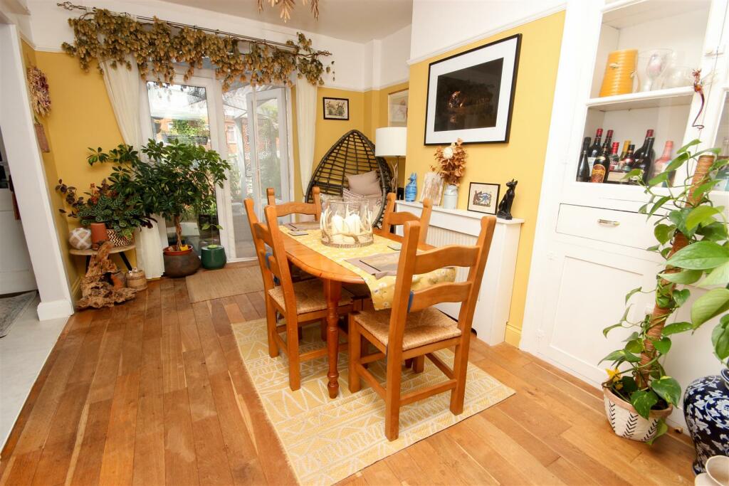 Dining Room.jpg