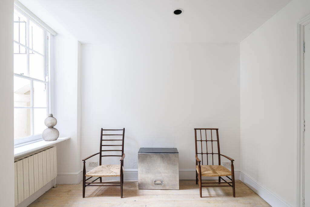 288632 - OldGloucesterStreetLondon-JSouteyrat-2...