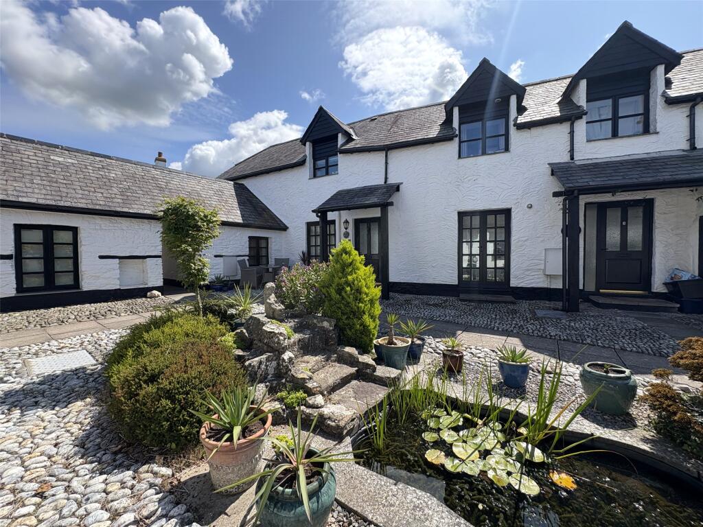 Front With Courtyard