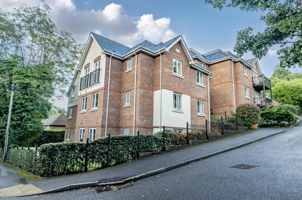 1349900-7-68c44b1...