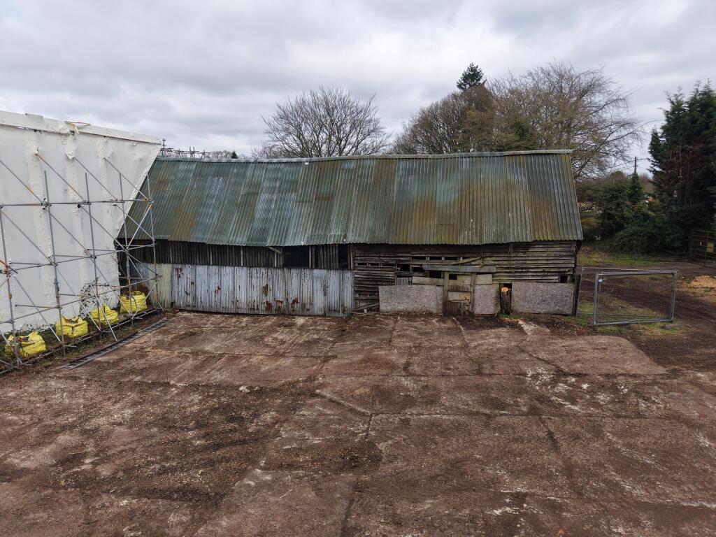 Barn right