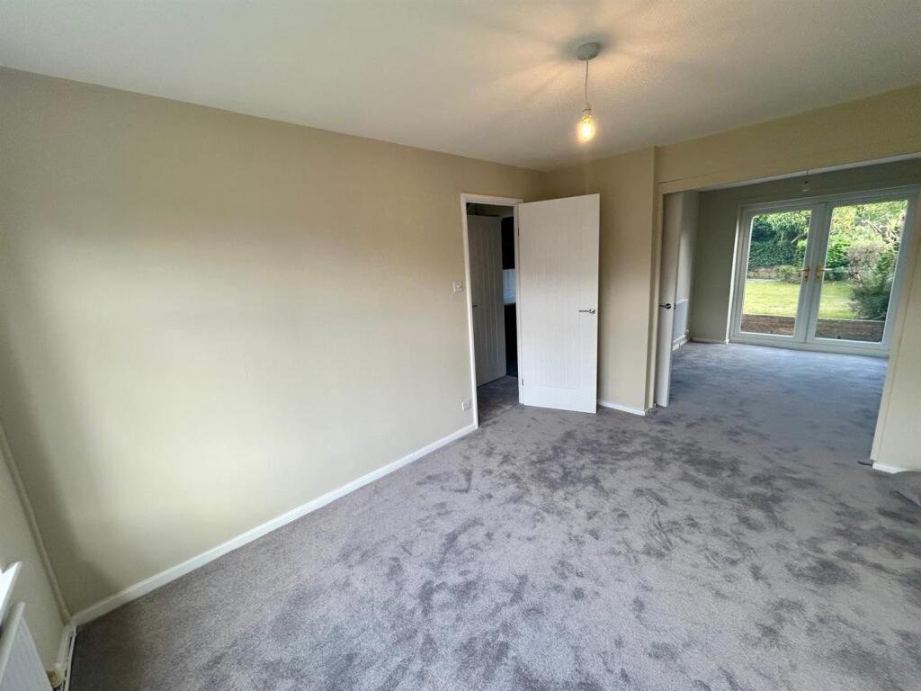 WhatsApp Image 2025-09-09 at 16.04.52_50fb1d82.jpg