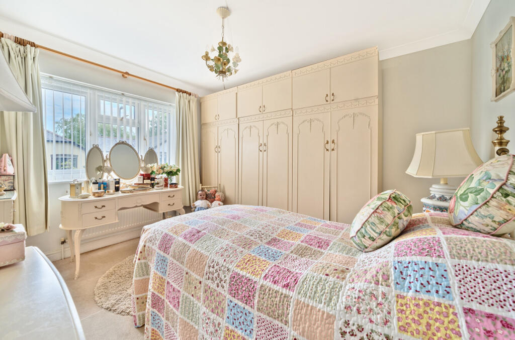 1289792-2-6824805...