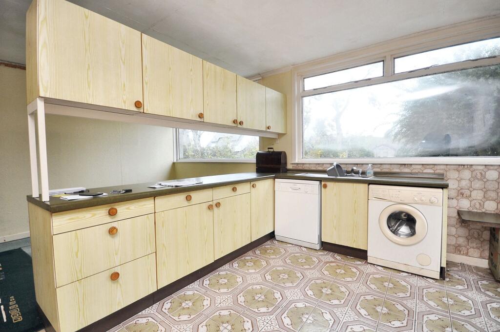 Dining kitchen