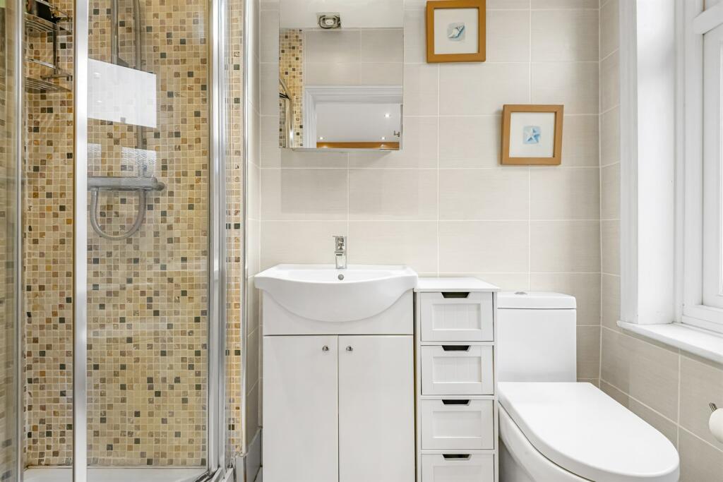 En Suite Shower Room