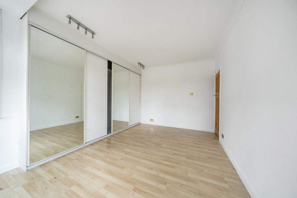 1326411-8-687fb65...